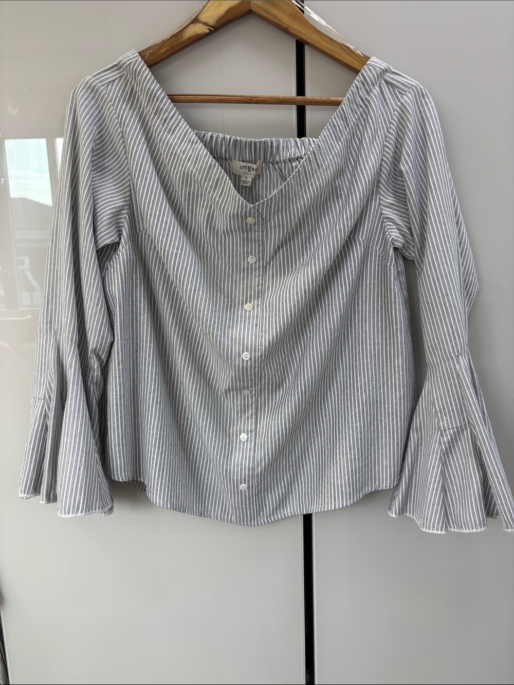 Umgee Light Blue and White Striped Boho Prairie Bell Sleeve Top Size Small - Picture 1 of 6